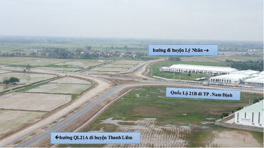 Đoạn tuyến đi qua Nút giao QL21B hướng từ huyện Bình Lục đi huyện Lý Nhân đi qua Cụm công nghiệp Trung Lương- huyện Bình Lục mở ra cơ hội lớn thu hút đầu tư Công nghiệp đóng vai trò quan trọng phát triển kinh tế - xã hội các địa phương, nơi có dự án đi qua. (Ảnh: Trung Nghĩa)