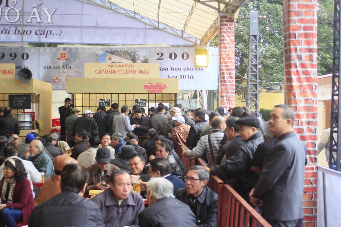 Bia hơi bao cấp.