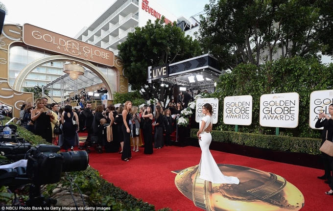 Mãn nhãn với trang phục thảm đỏ Quả cầu vàng 2016 của sao Hollywood