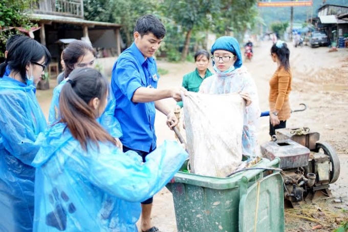 Nhưng nụ cười luôn hở nở trên bờ môi