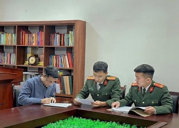 Giám đốc Công ty TNHH Giáo dục Thái Hòa CEP làm việc với cơ quan công an.