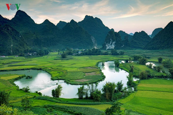 Có lẽ chẳng nơi nào bình yên và lãng mạn đến thế trong mỗi buổi chiều tà...