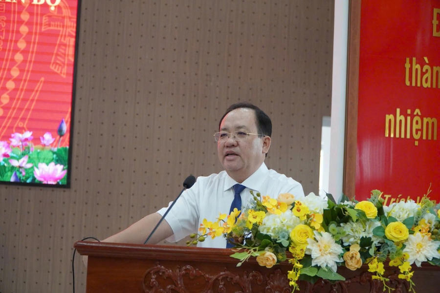 Tân Phó Chủ tịch UBND tỉnh Kiên Giang Nguyễn Thanh Phong phát biểu nhận nhiệm vụ mới.