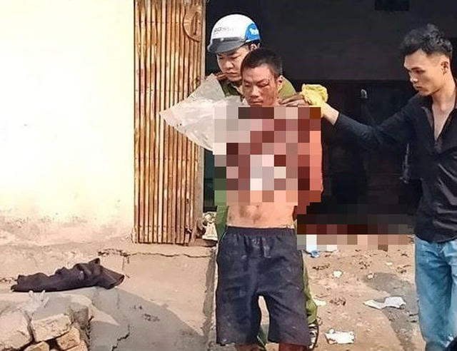 Nghi phạm bị công an khống chế và bắt giữ.