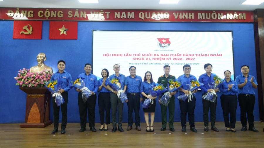 Các đồng chí được tín nhiệm bầu vào Ban Thường vụ, Ban Chấp hành, Ủy ban Kiểm tra Thành Đoàn TP.HCM khóa XI, nhiệm kỳ 2022 – 2027.