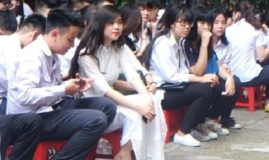 Thầy trò mong giữ ổn định, học gì thi đó. (Ảnh minh họa)