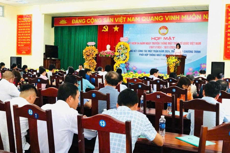 Toàn cảnh của buổi họp mặt kỷ niệm 94 năm ngày truyền thống Mặt Tổ Quốc Việt Nam huyện Thống Nhất