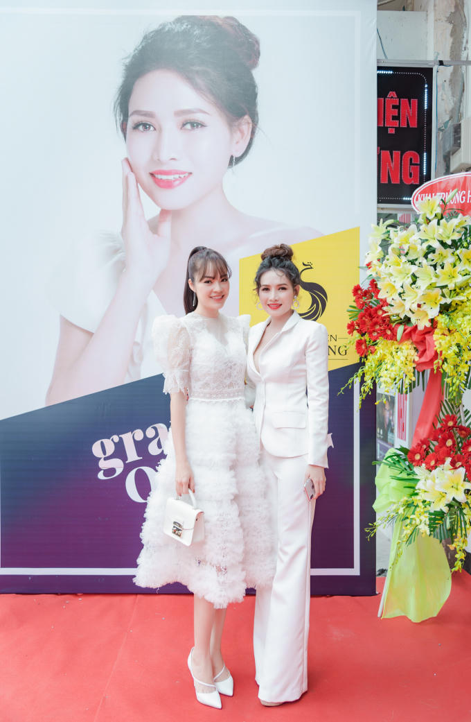 Dương Cẩm Lynh tươi tắn ở sự kiện sau ly hôn