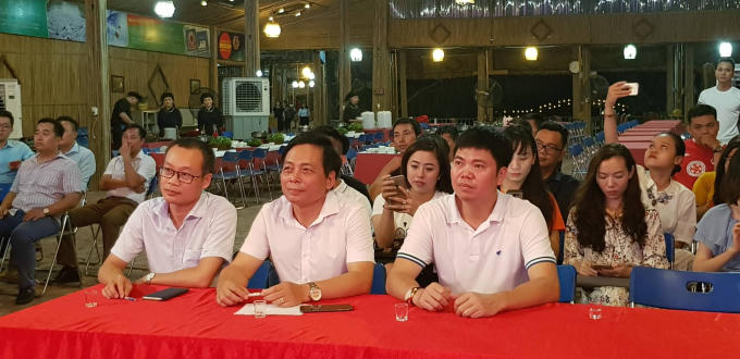 Ông Vũ Hoàng Diệp - Phó Tổng biên tập Báo PLVN (ở giữa), ông Trần Ngọc Hà - Trưởng ban Văn hóa - Xã hội Báo PLVN (bên trái), ông Nguyễn Xuân Quang - Phó Chánh VP tỉnh Ủy Thái Nguyên (bên phải) tại buổi giao lưu.