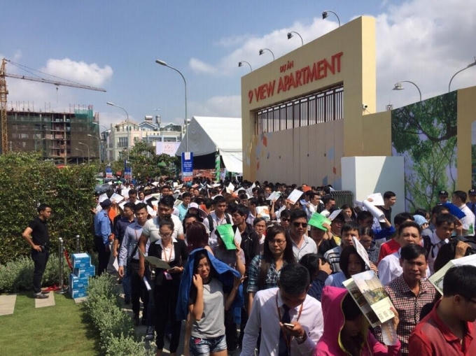 Hơn 1000 khách đã tới tham dự buổi ra mắt.