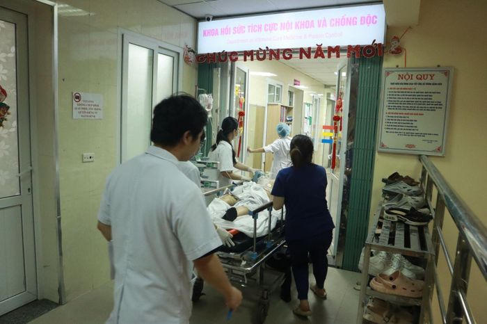 Các nạn nhân vụ tai nạn được cấp cứu tại Bệnh viện E.