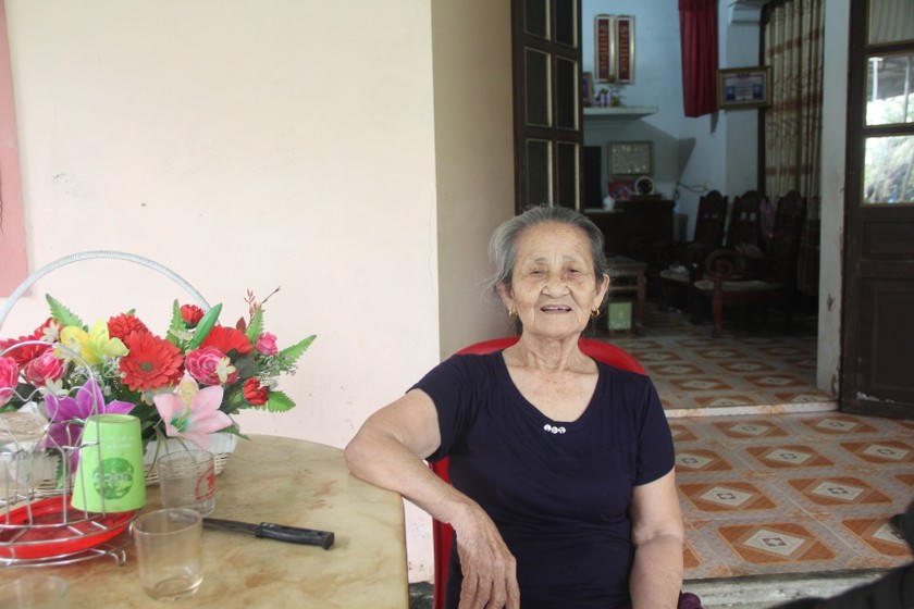 Bà Lương hồi nhớ về những ngày một mình nuôi con, chờ chồng.