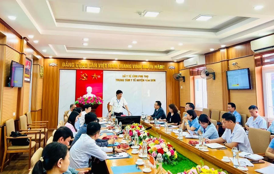 Toàn cảnh hội nghị.