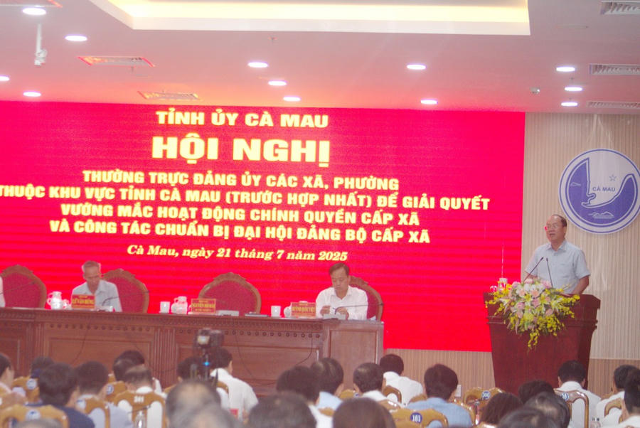 Ông Nguyễn Hồ Hải - Bí thư Tỉnh ủy Cà Mau yêu cầu các địa phương tiếp tục rà soát, tháo gỡ khó khăn trong vận hành bộ máy, đảm bảo hiệu lực, hiệu quả hoạt động chính quyền.