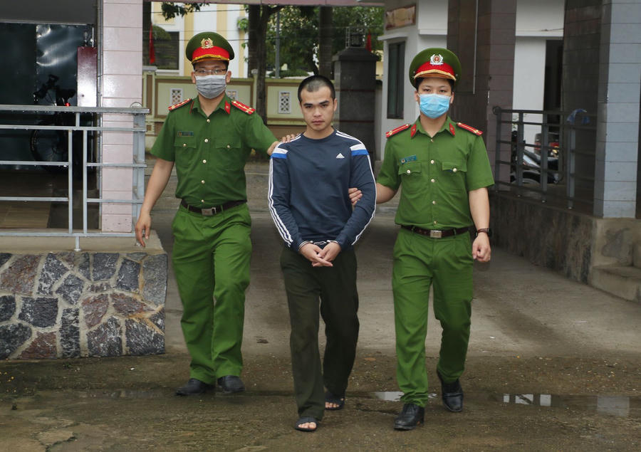 Đối tượng Phạm Duy Tùng tại cơ quan Công an