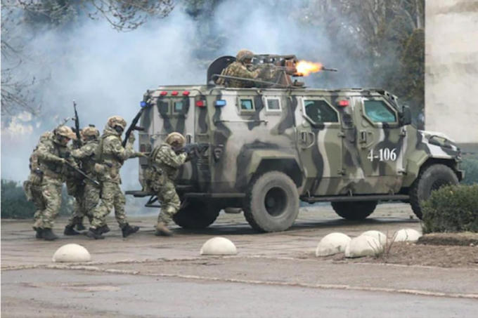 Mỹ, EU, NATO và đồng minh cho rằng Nga đã bất chấp luật pháp quốc tế khi phát động chiến sự ở Ukraine.
