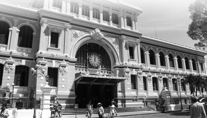 Bưu điện trung tâm TP HCM, nơi phát hiện hộp sọ trong tượng thạch cao.