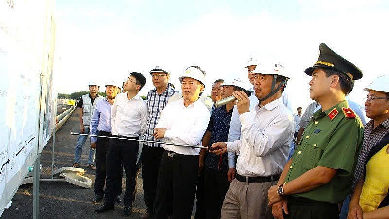 Phó Thủ tướng Hồ Đức Phớc kiểm tra tại dự án cao tốc Biên Hoà - Vũng Tàu.