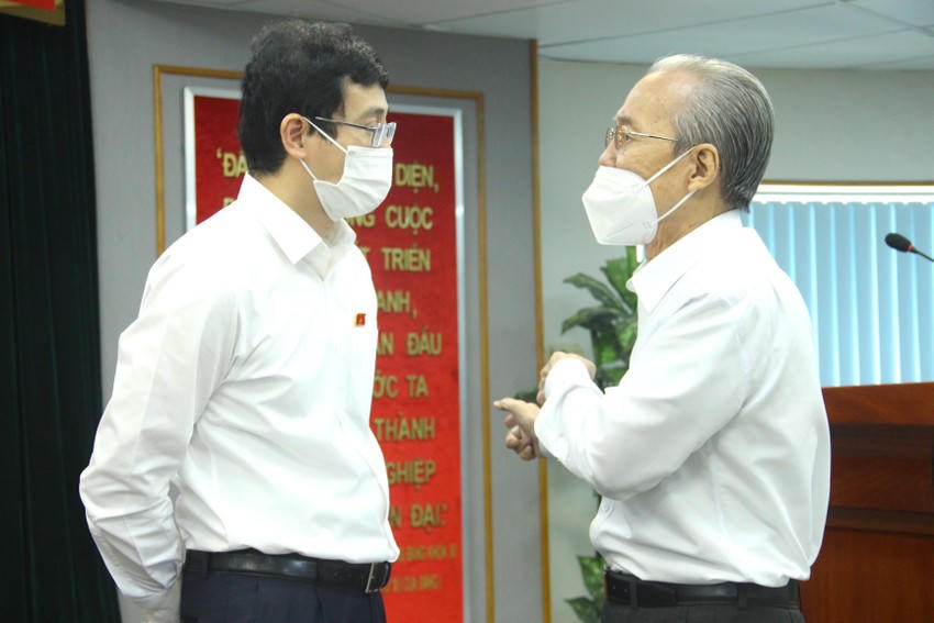 Cử tri ủng hộ Đảng, Nh&agrave; nước mạnh tay xử l&yacute; c&aacute;n bộ tham nhũng ảnh 2