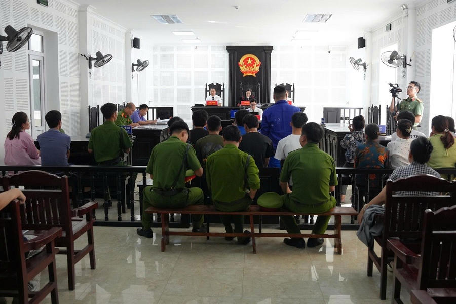 Toàn cảnh phiên tòa.