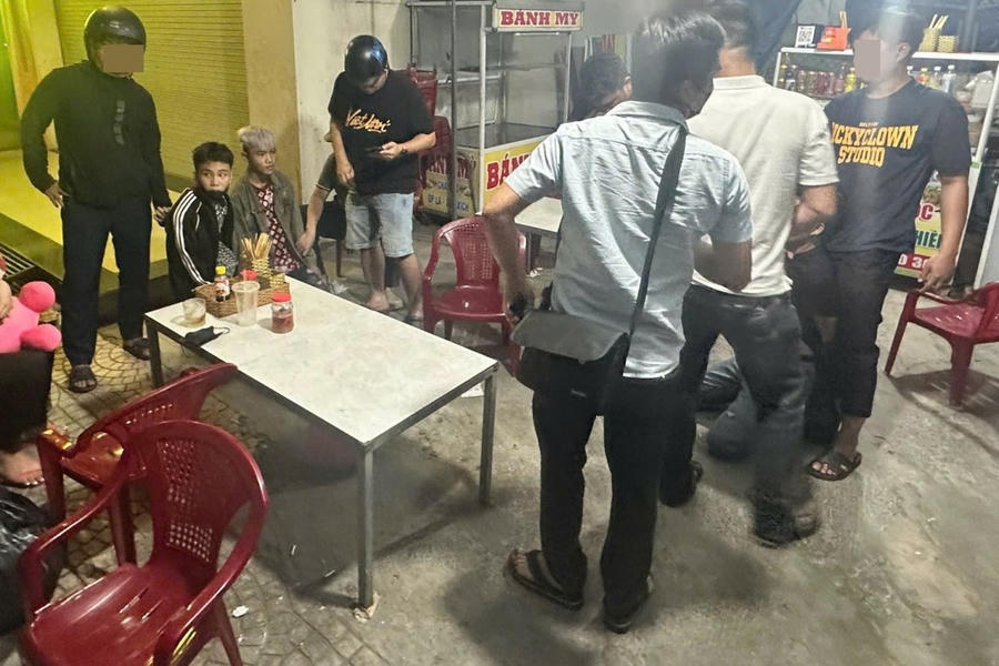 Hiện trường tại thời điểm giải cứu nạn nhân trong vụ án mua bán người, cưỡng đoạt tài sản tại TP Đà Nẵng. (Ảnh: Công an TP Đà Nẵng)
