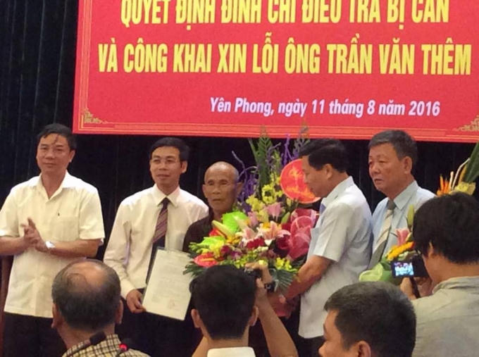 Sáng 11/8, ông Thêm được nhận quyết đình đình chỉ điều tra sau hơn 40 năm mang án tử