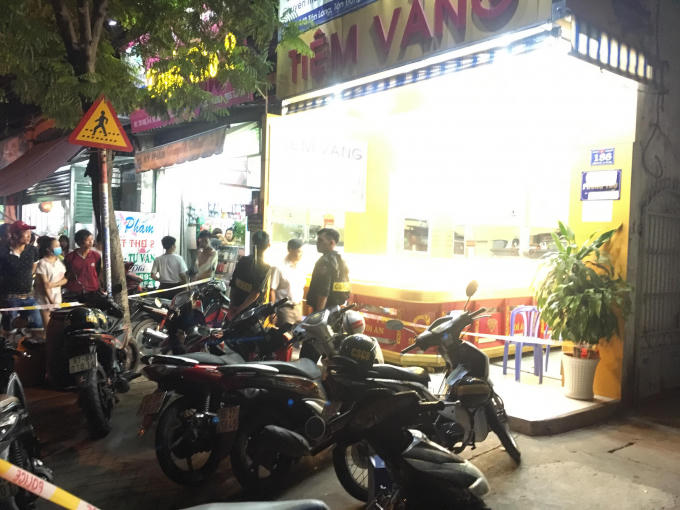 Tiệm vàng nơi xảy ra vụ cướp táo tợn.