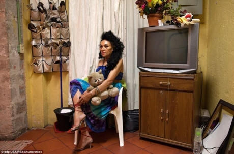 Norma Angelica cũng sống tại khu dưỡng lão này của chính phủ, nơi cung cấp cả dịch vụ tư vấn dành cho những cựu gái mại dâm ở thành phố Mexico.