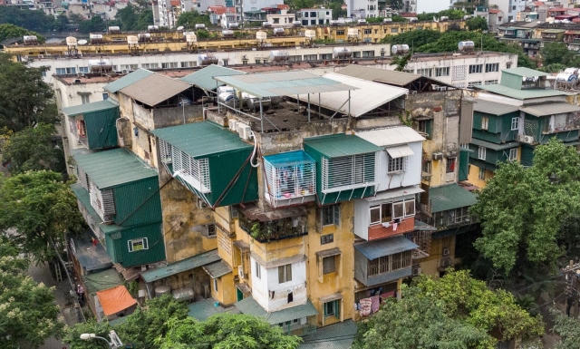 Tăng mức phạt tiền với hành vi tự ý cơi nới chung cư