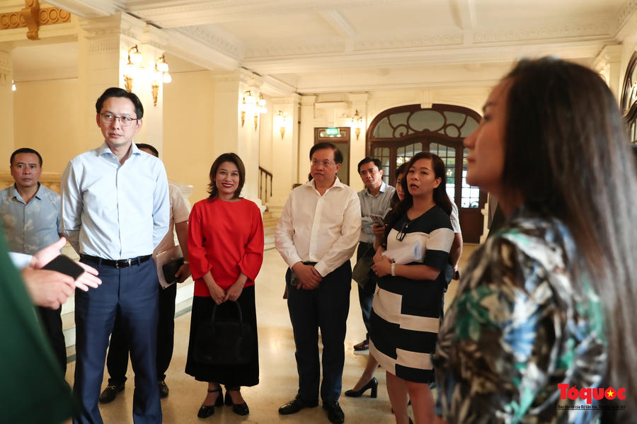 Lãnh đạo các đơn vị kiểm tra công tác tổ chức tại Nhà hát Lớn.