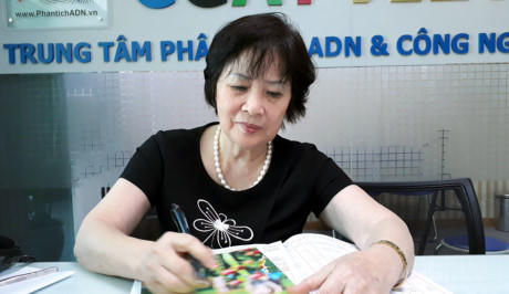 Bà Nguyễn Thị Nga, Giám đốc Trung tâm phân tích ADN và công nghệ di truyền.