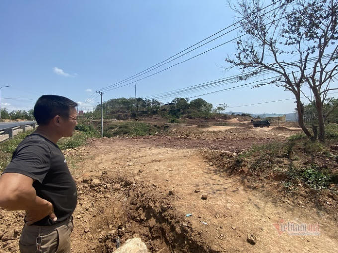 nguoi-dan-ong-hien-hon-1-000m2-dat-cho-cong-an-xa-1