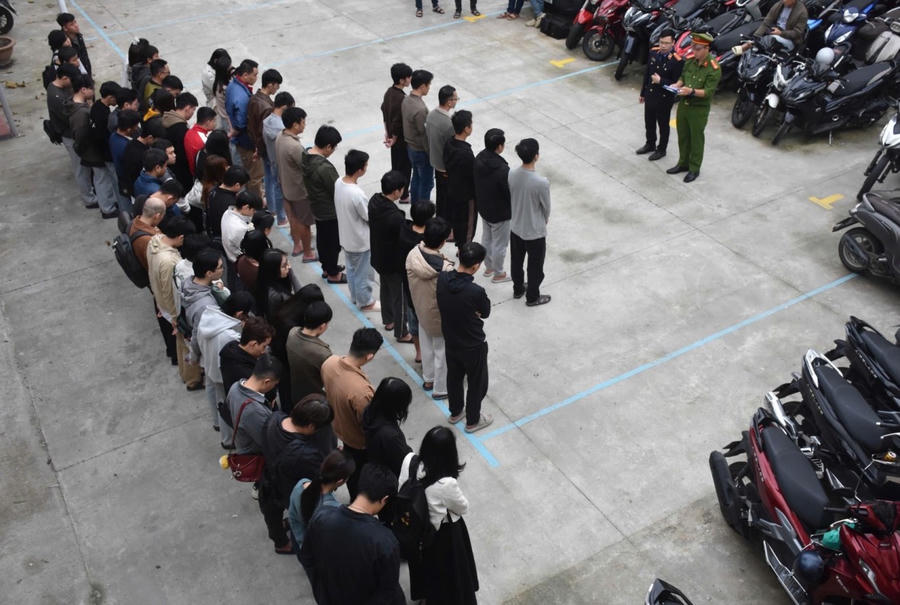 Liên quan đến tổ chức tội phạm này, trước đó ngày 26/11/2025, Cơ quan Công an đã khởi tố 19 đối tượng để phục vụ công tác điều tra.