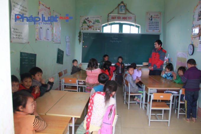 Lớp học tại Trường Tiểu học bán trú La Pan Tẩn.