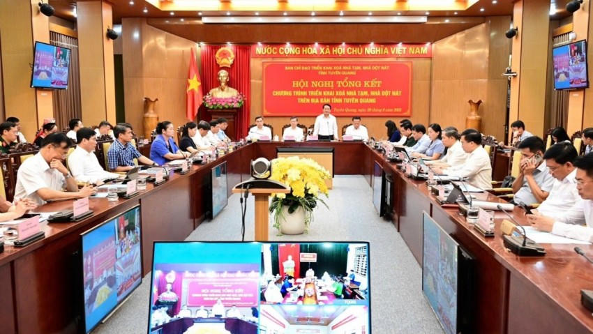 Hội nghị tổng kết chương trình xóa nhà tạm, nhà dột nát trên địa bàn tỉnh Tuyên Quang được tổ chức theo hình thức trực tiếp và trực tuyến đến các xã, phường trên địa bàn tỉnh.