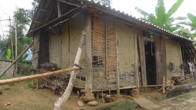 Căn nhà nơi anh Chạ cùng hai cô con gái đang sinh sống.
