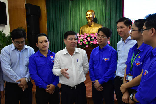 Lãnh đạo TP HCM gặp gỡ cán bộ, công chức trẻ sáng 5-1