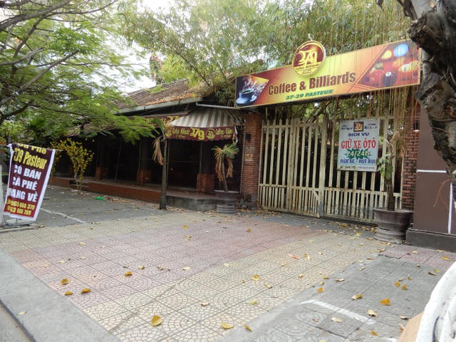 Các quán cà phê đồng loạt đóng quán