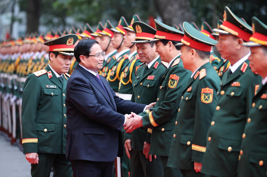 Thủ tướng Phạm Minh Chính tới thăm, động viên đội ngũ cán bộ, bác sỹ, chiến sỹ, nhân viên y tế, người lao động của Học viện Quân y (Ảnh: Nhật Bắc)