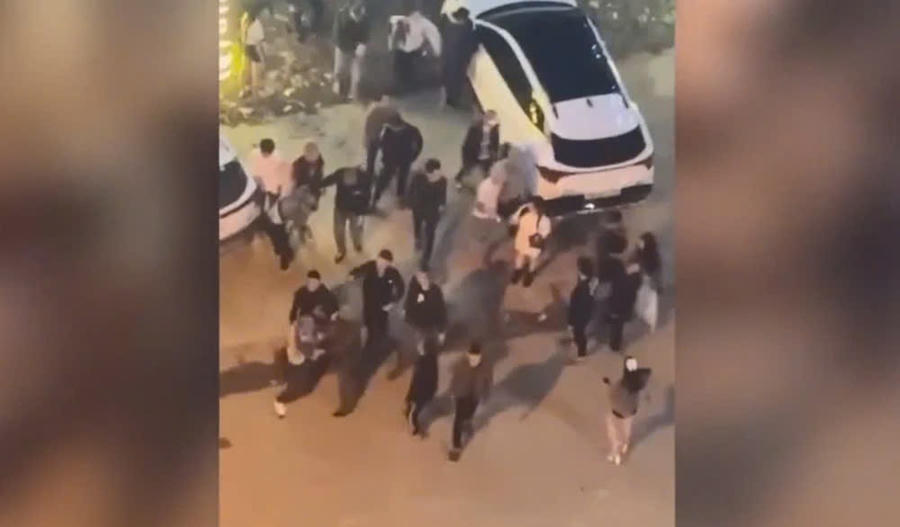 Hàng chục thanh niên hỗn chiến trước Lan Anh Club khiến 3 người thương vong.