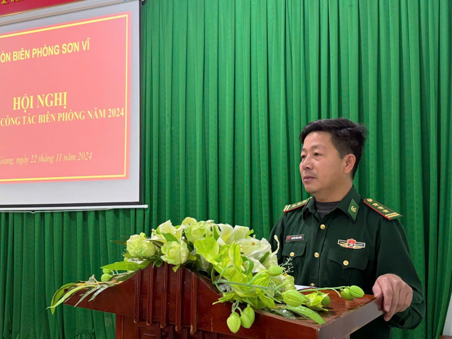 Thượng tá Nguyễn Hồng Quang, Bí thư Đảng ủy, Chính trị viên đồn BP Sơn Vĩ thuộc BĐBP Hà Giang phát biểu tại buổi lễ.