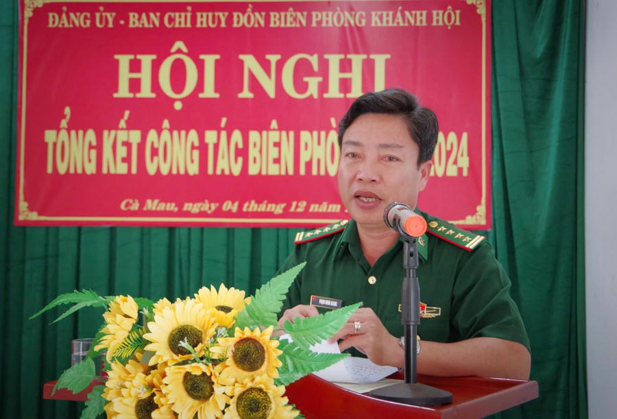 Đại tá Phạm Minh Giang - Tỉnh uỷ viên, Bí thư Đảng uỷ, Chính uỷ BĐBP tỉnh Cà Mau phát biểu chỉ đạo tại Hội nghị.