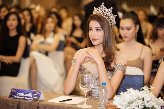 Phạm Hương lần đầu chia sẻ những c&acirc;u chuyện b&iacute; mật về bản th&acirc;n