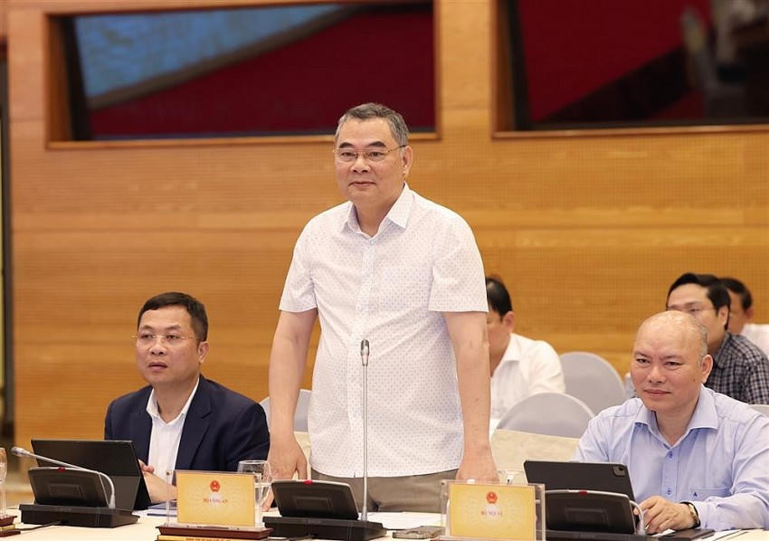 Trung tướng Tô Ân Xô, Người phát ngôn Bộ Công an thông tin về tiến trình điều tra vụ án xảy ra tại Tập đoàn Phúc Sơn (Ảnh: Cổng thông tin điện tử Bộ Công an).