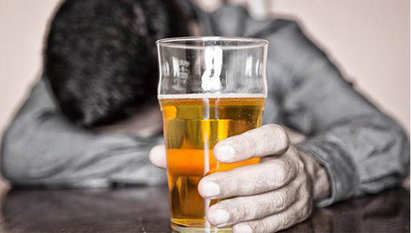 Việt Nam là quốc gia sử dụng đồ uống có cồn ngoài kiểm soát lớn nhất thế giới.
