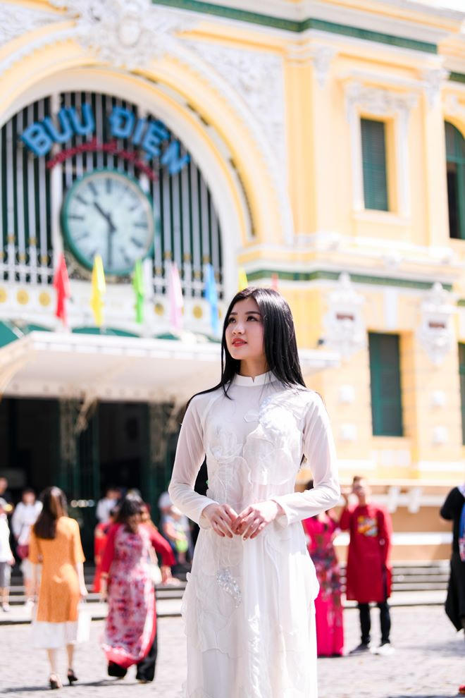 Ngắm đường cong tuyệt đẹp của diễn vi&ecirc;n &ldquo;Cả một đời &acirc;n o&aacute;n&rdquo; trong t&agrave; &aacute;o d&agrave;i Xu&acirc;n