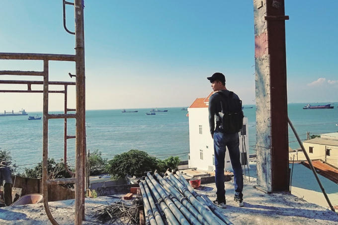 Nathan Lee xây biệt trong mơ trên biển