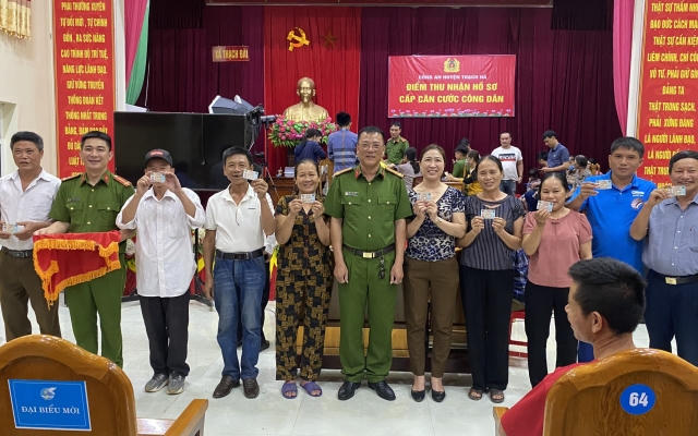 Đề nghị tặng thưởng Huân chương Bảo vệ Tổ quốc hạng Ba cho Công an Hà Tĩnh