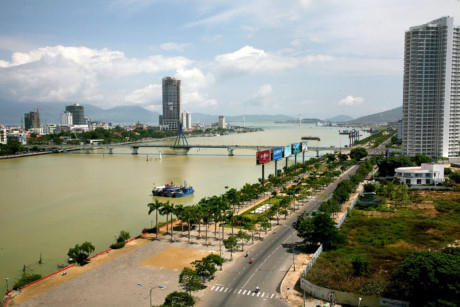 Đ&agrave; Nẵng 'lột x&aacute;c' nh&igrave;n từ tr&ecirc;n cao