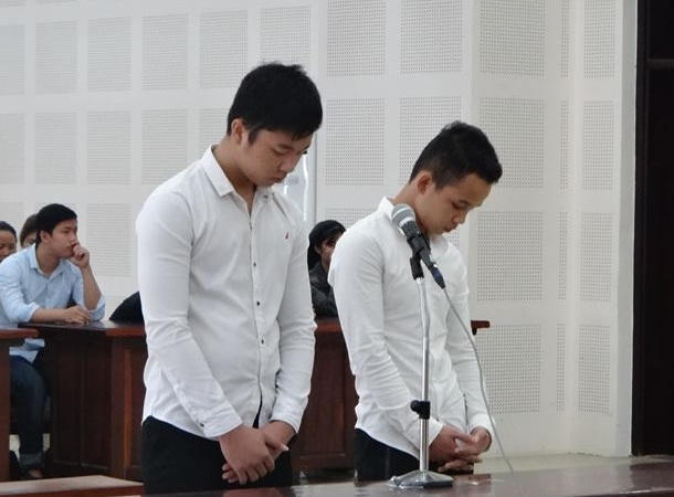 Tuấn (trái) và Tín (phải) phải trả giá sau hành động bồng bột. Ảnh: G.H.